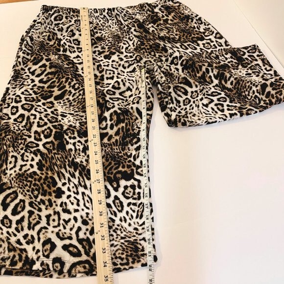 Women's Animal Printed Wide- Leg Pants Side Pockets - Plus Size - Picture 5 of 15
